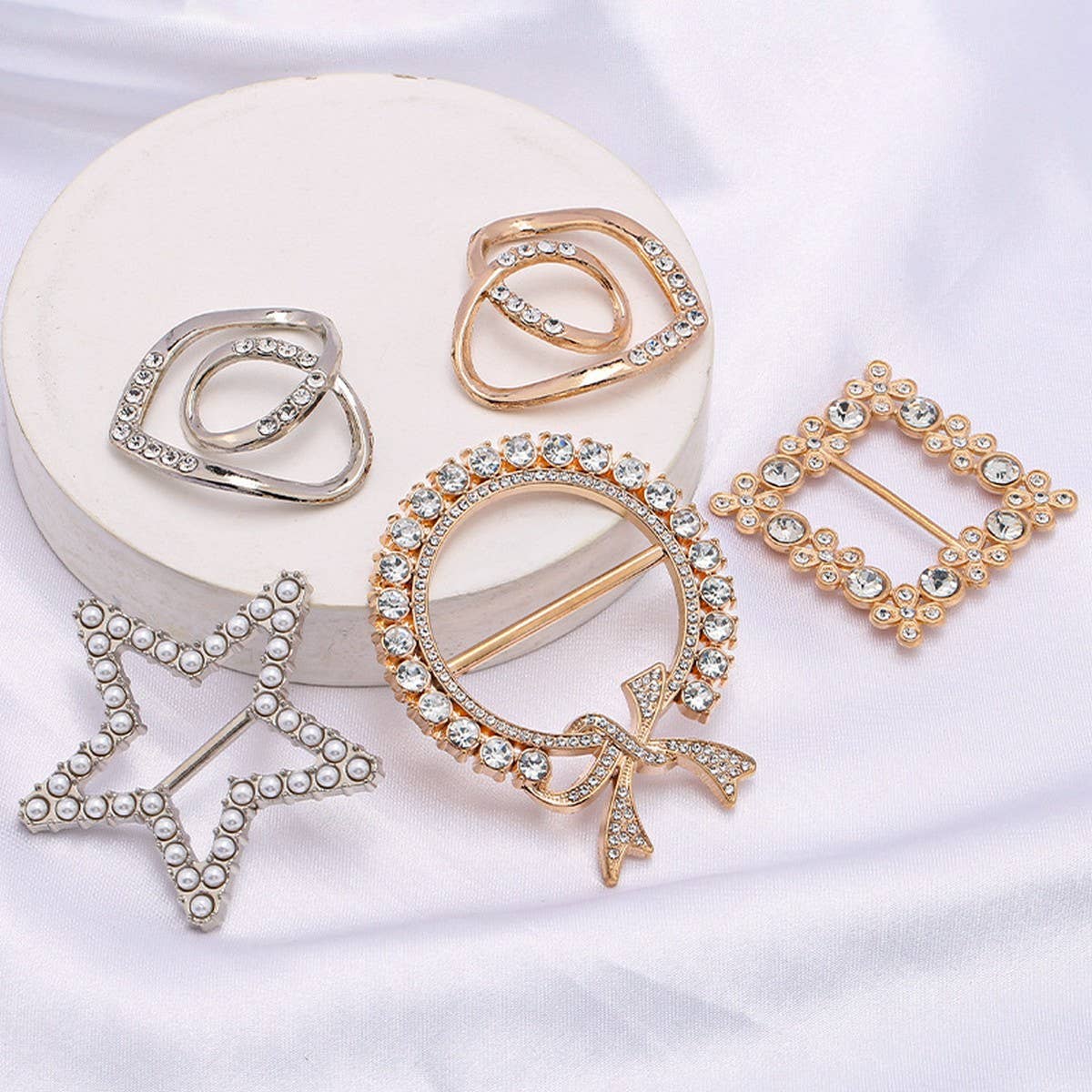 METAL RING DAISY SCARF RING WITH NO UPKEEP