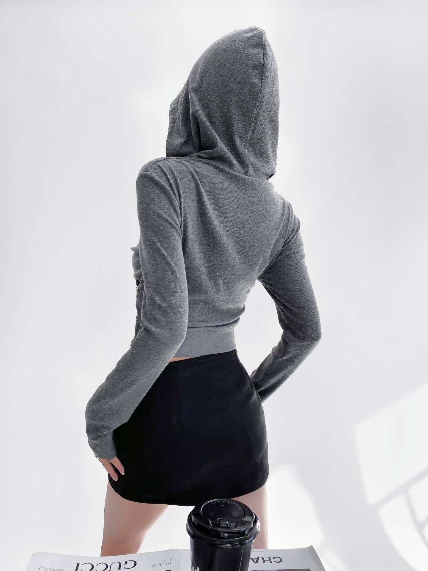 Design cross-V-neck zipper hooded sweatshirt