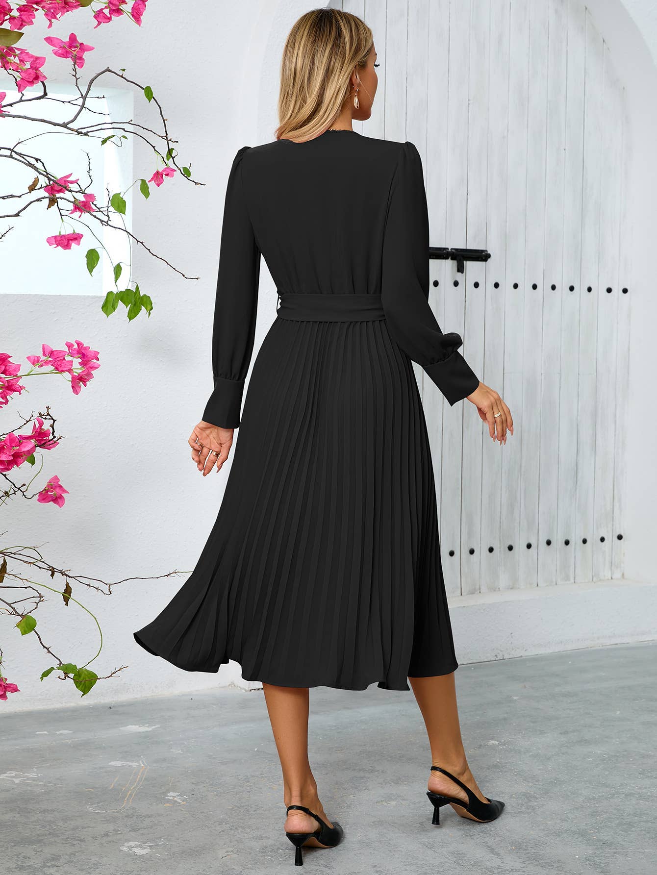 Elegant Pleated V-Neck Long Sleeve Bodycon Dress