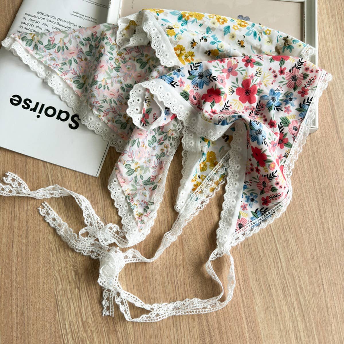 PATTERNED LACE TRIANGLE HEADSCARF_CWAHA1374