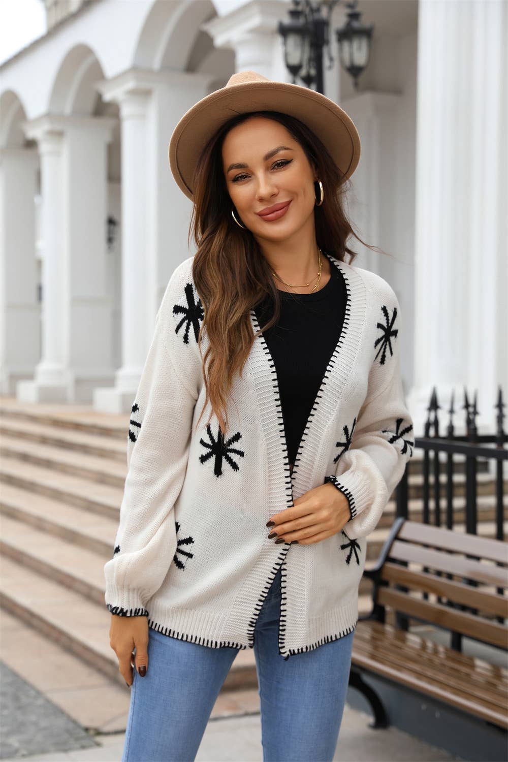 Color-blocking jacquard buttonless cardigan