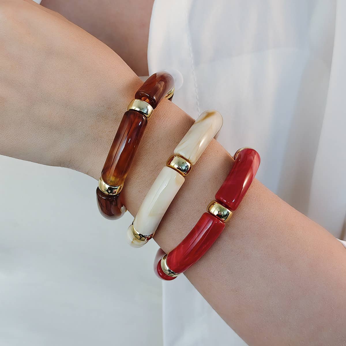 Acrylic curved tube stone-patterned bracelet