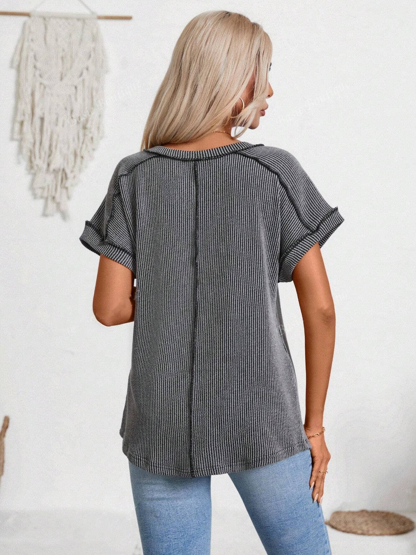 Fashion two-tone twist short sleeve V-neck shirt