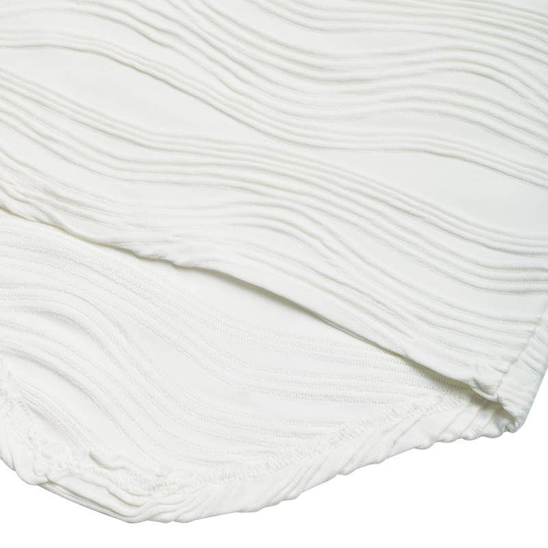 Curved-striped textured round-neck T-shirt