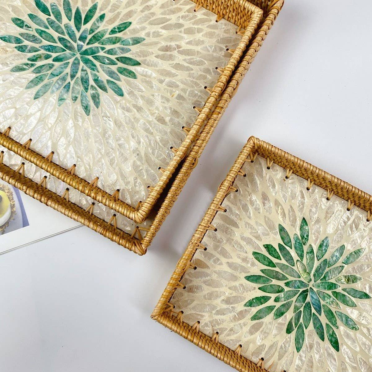 RATTAN WOVEN COLORFUL SHELL TEA TRAY FRUIT TRAY_CWMM4488