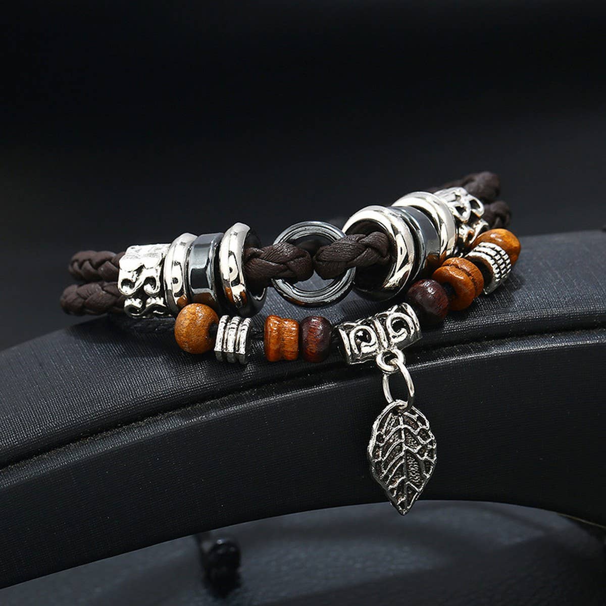 FASHIONABLE AND CREATIVE LEAF PENDANT BRACELET_CWMM4458