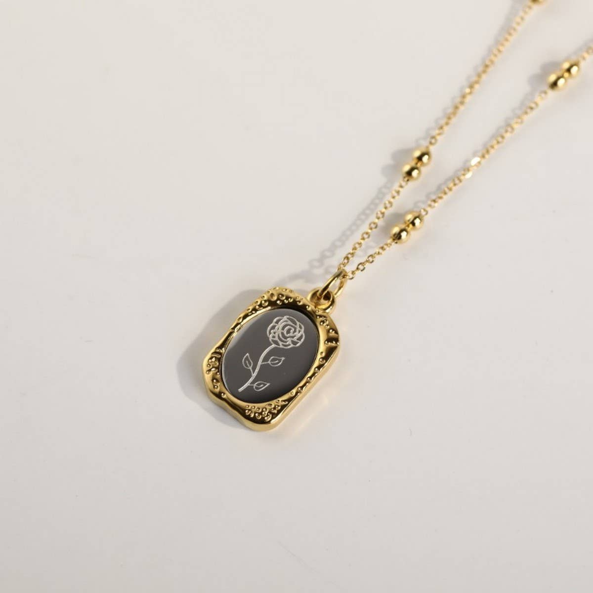 VINTAGE MAGIC MIRROR ROSE DECEMBER NECKLACE