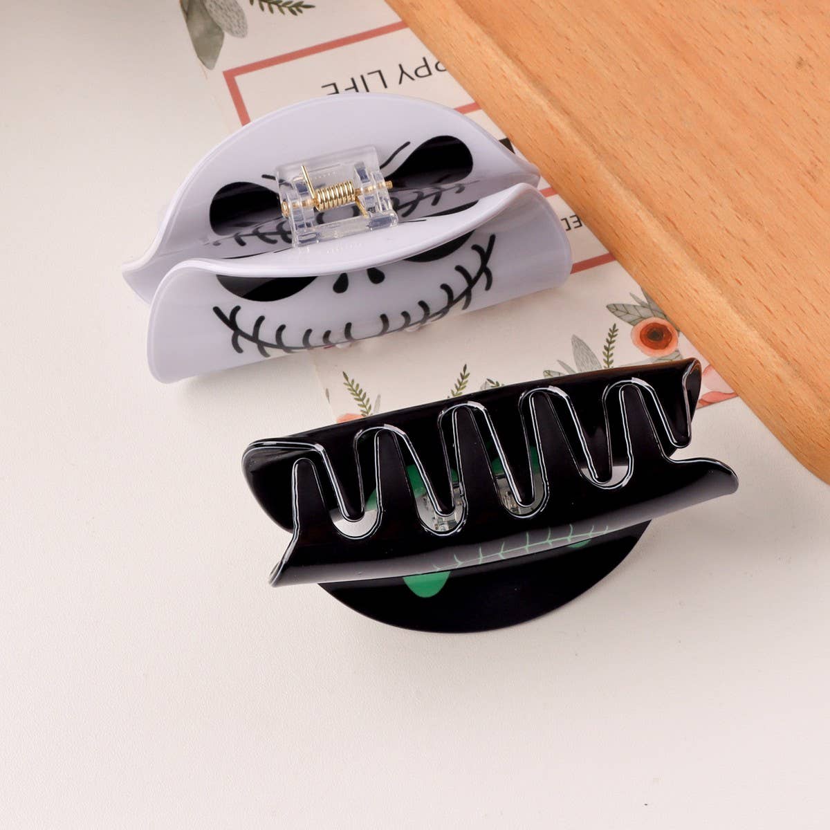 CWAHA1617_HALLOWEEN FUN HAIR CLAW CLIP