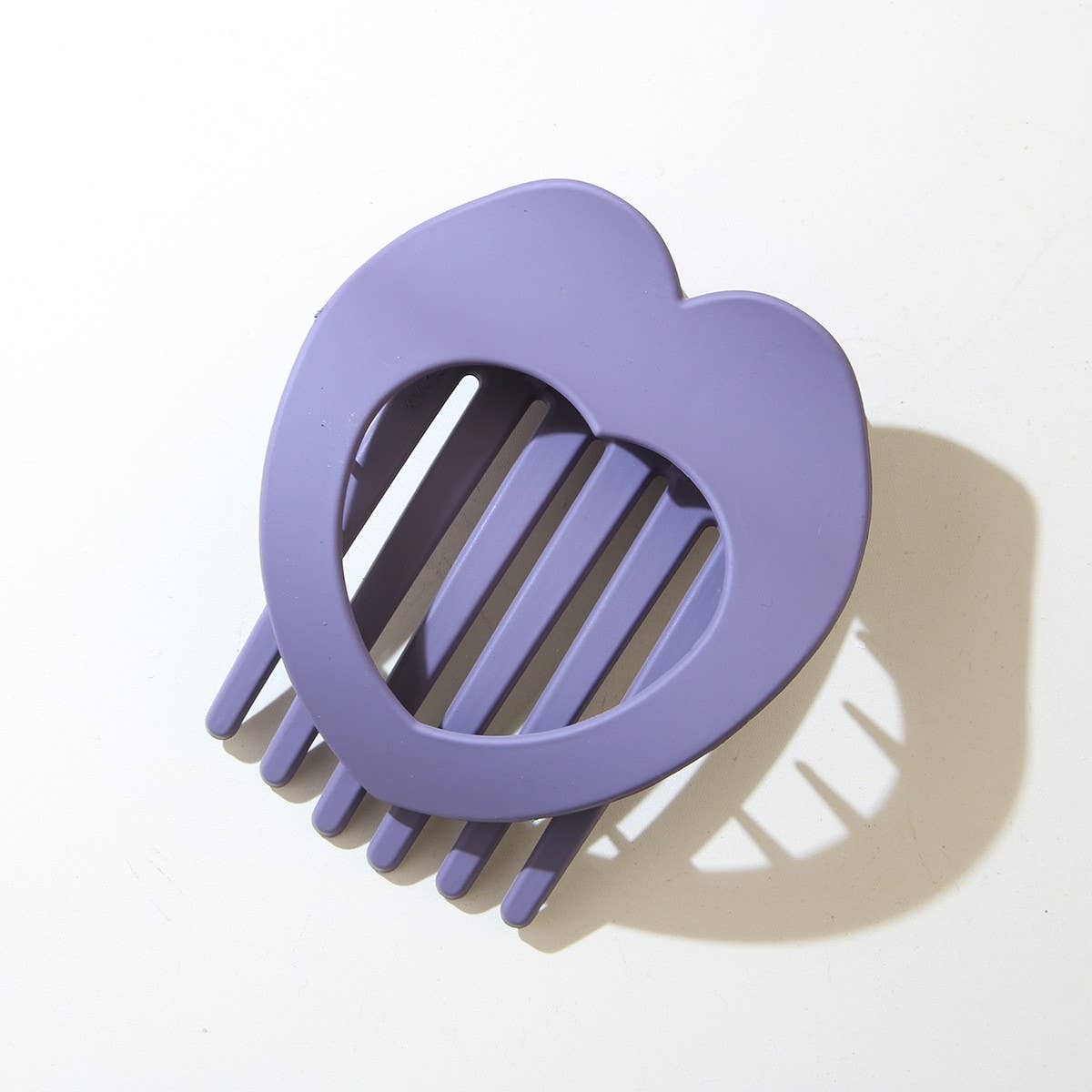 CWAHA07407_HOLLOW HEART NO-CREASE DUCKBILL HAIR CLIP