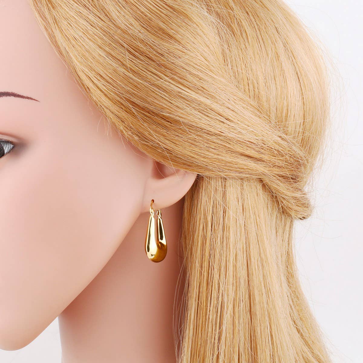 U SHAPED MINIMALIST GOLD PLATED EARRINGS