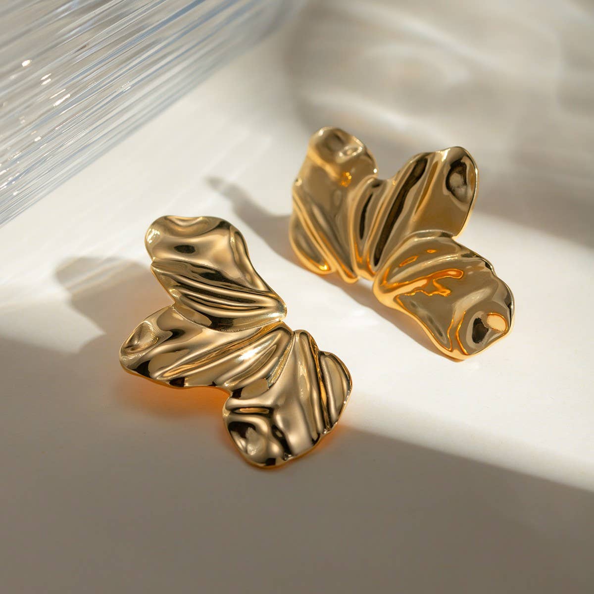 EXAGGERATED THREE-PIECE GOLD PETAL EARRINGS_CWAJE1796