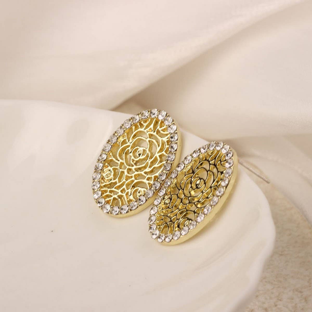 NEW SIMPLE HOLLOW FLOWER ENAMEL EARRINGS
