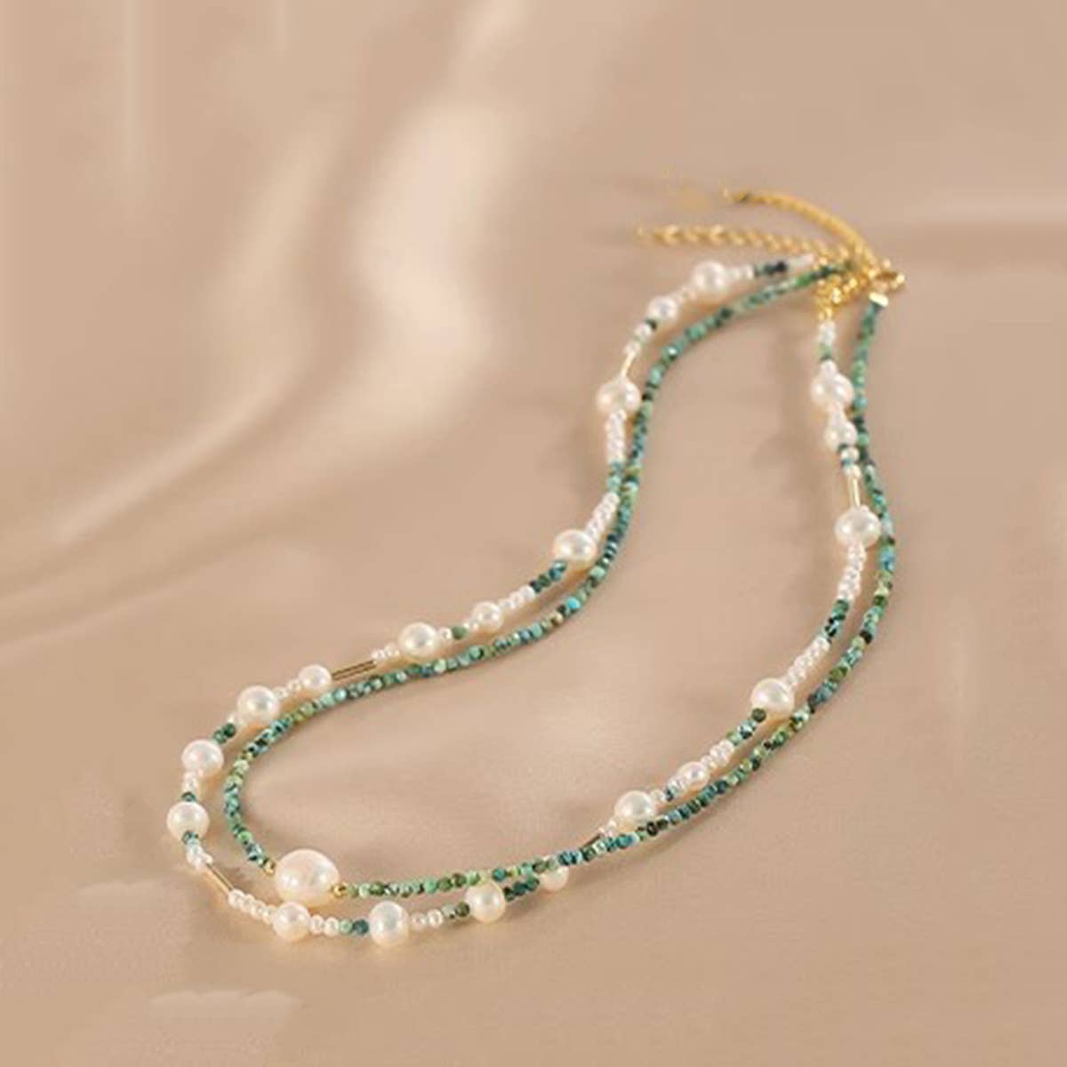 Double-layered pearl collarbone chain