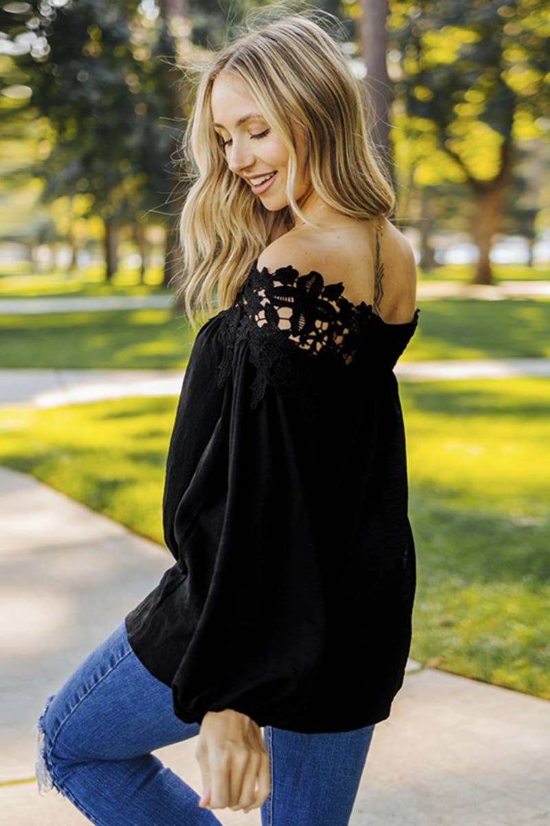 CWTBLL3038_LACE SPLICING LONG SLEEVE TOP WITH ONE SHOULDER