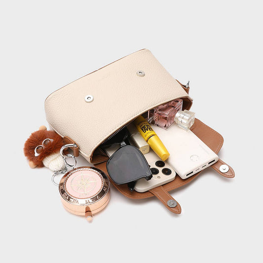 VERSATILE AND REFRESHING SHOULDER BAG WITH PENDANT_CWAB2980