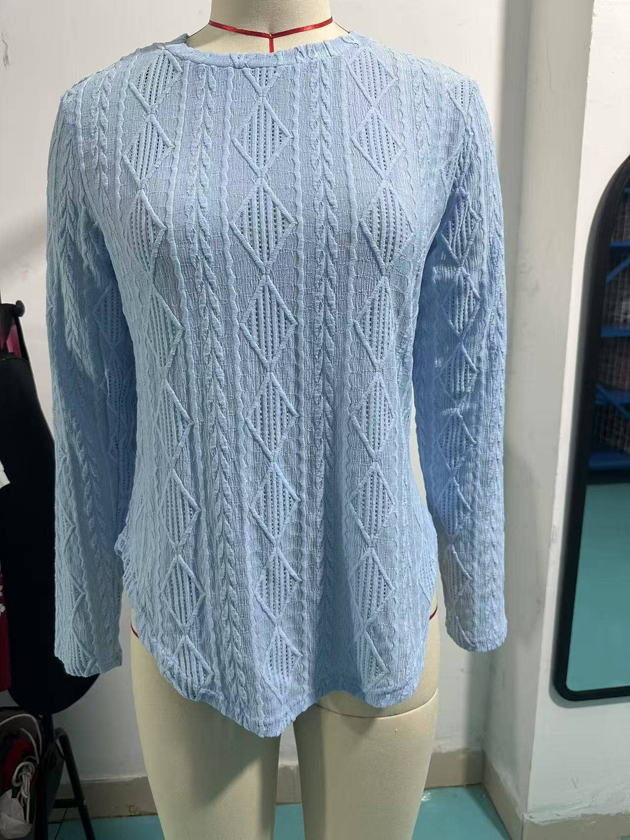 Back buttons hollowed out curved hem T-shirt