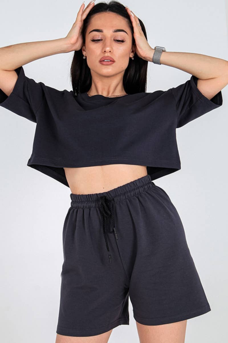 CWSS0528_CREW-NECK SHORT-SLEEVED TOP AND SHORTS SUIT