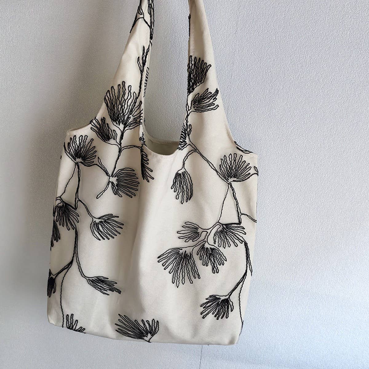 CANVAS WITH BEAUTIFUL BUTTERFLY EMBROIDERY_CWAB2040