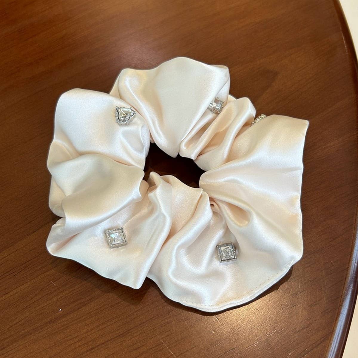 LIGHT LUXURY LOVE LARGE INTESTINE HAIR SCRUNCHIES