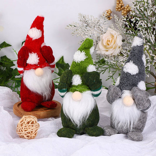 CHRISTMAS DECORATIONS SNOWFLAKE HAT FIGURINE