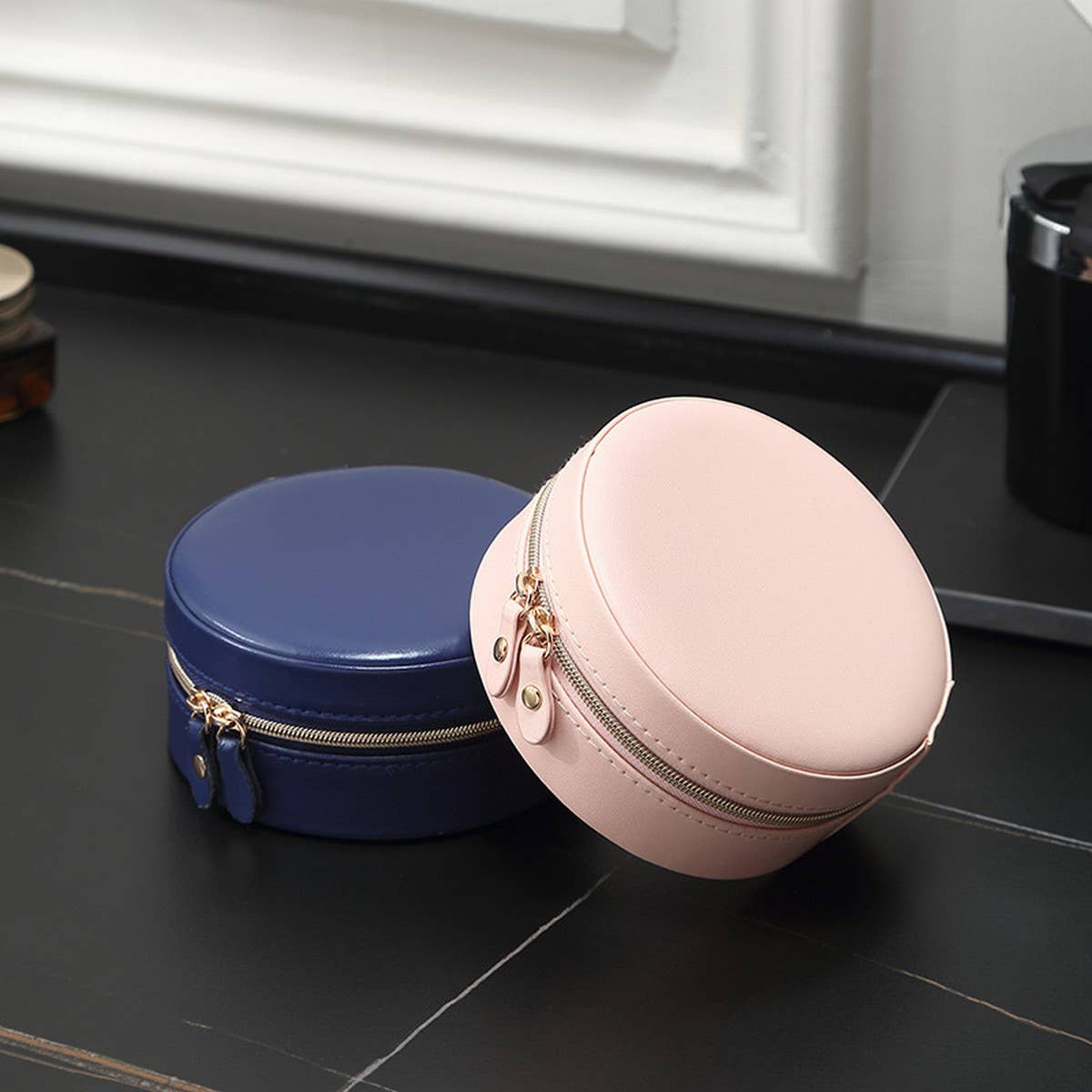 TRAVEL PORTABLE ROUND JEWELRY STORAGE BOX