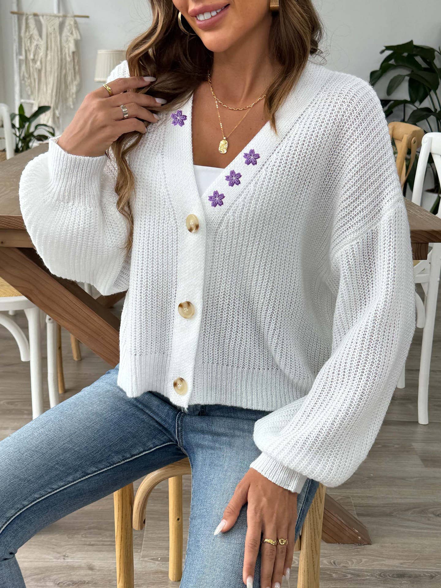 EMBROIDERED APPLIQUE SINGLE BREASTED CARDIGAN