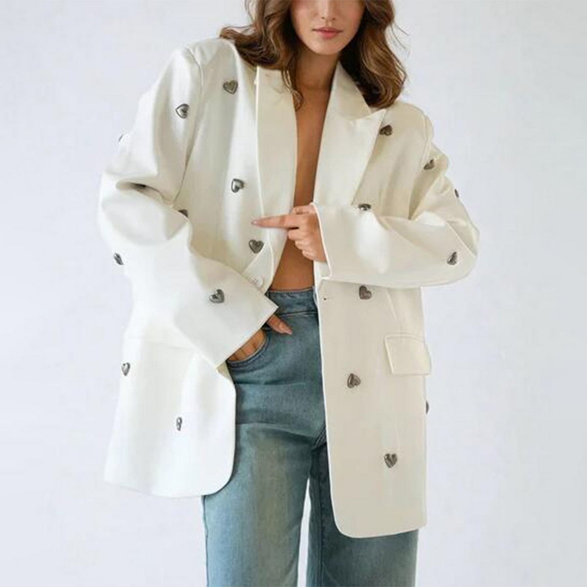 Spring Loose Fit Blazer with Heart Metal Detail_CWOCO1231