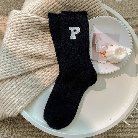 AUTUMN AND WINTER WARM LETTER P MID-TUBE SOCKS_CWMS1059