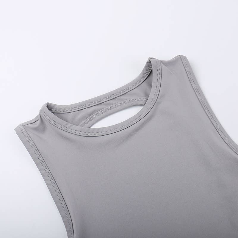 A casual short two-piece vest skirt set