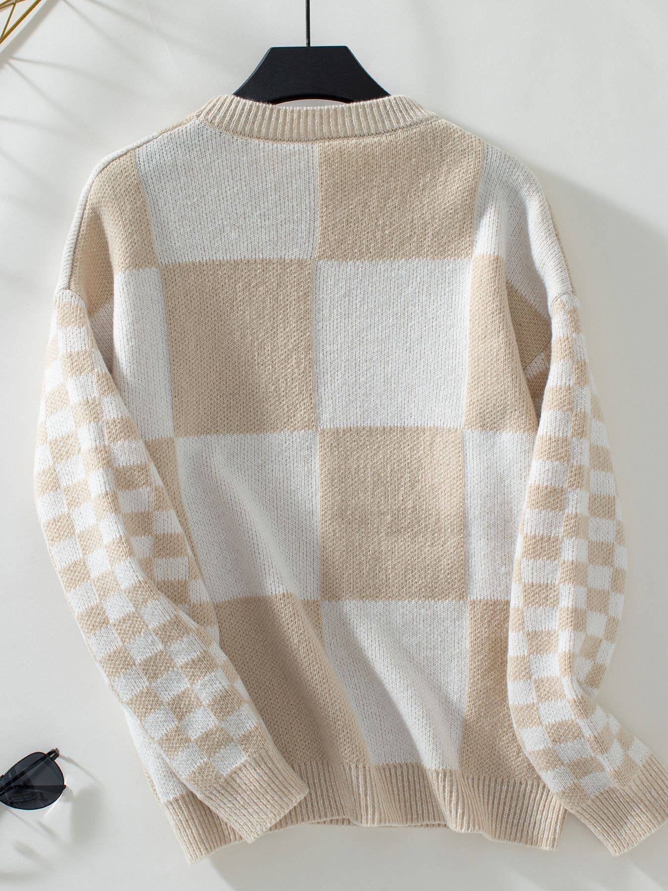 CONTRASTING CHECKED PULLOVER KNIT SWEATER