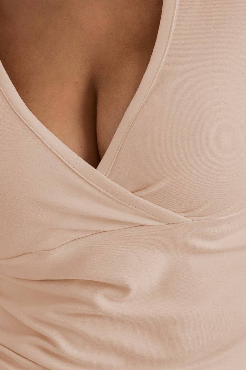 CWTBLS2185_DEEP V-NECK SLIM FIT WAIST T-SHIRT TOP