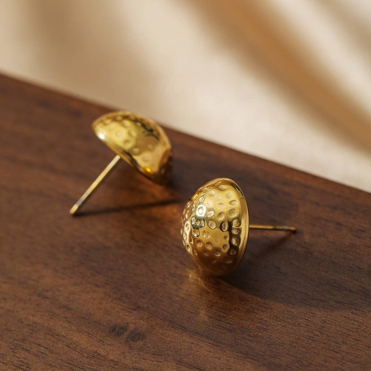 STAINLESS STEEL 18K GOLD GEOMETRIC EARRINGS_CWMM3611