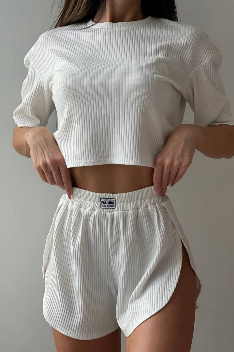 CWSTB1365_SHORT ROUND NECK T-SHIRT TOP SHORTS TWO-PIECE SET