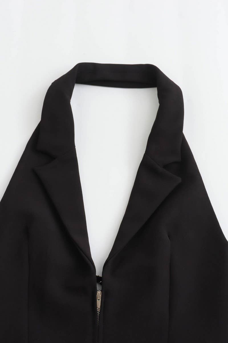 CWTHT0148_BACKLESS BUCKLE SLIM FIT V-NECK HALTER TOP