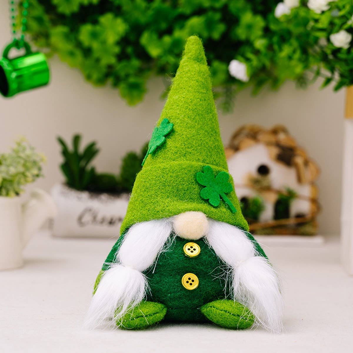CWMM10348_ST. PATRICKS GNOME SHAMROCK DOLL DECORATION