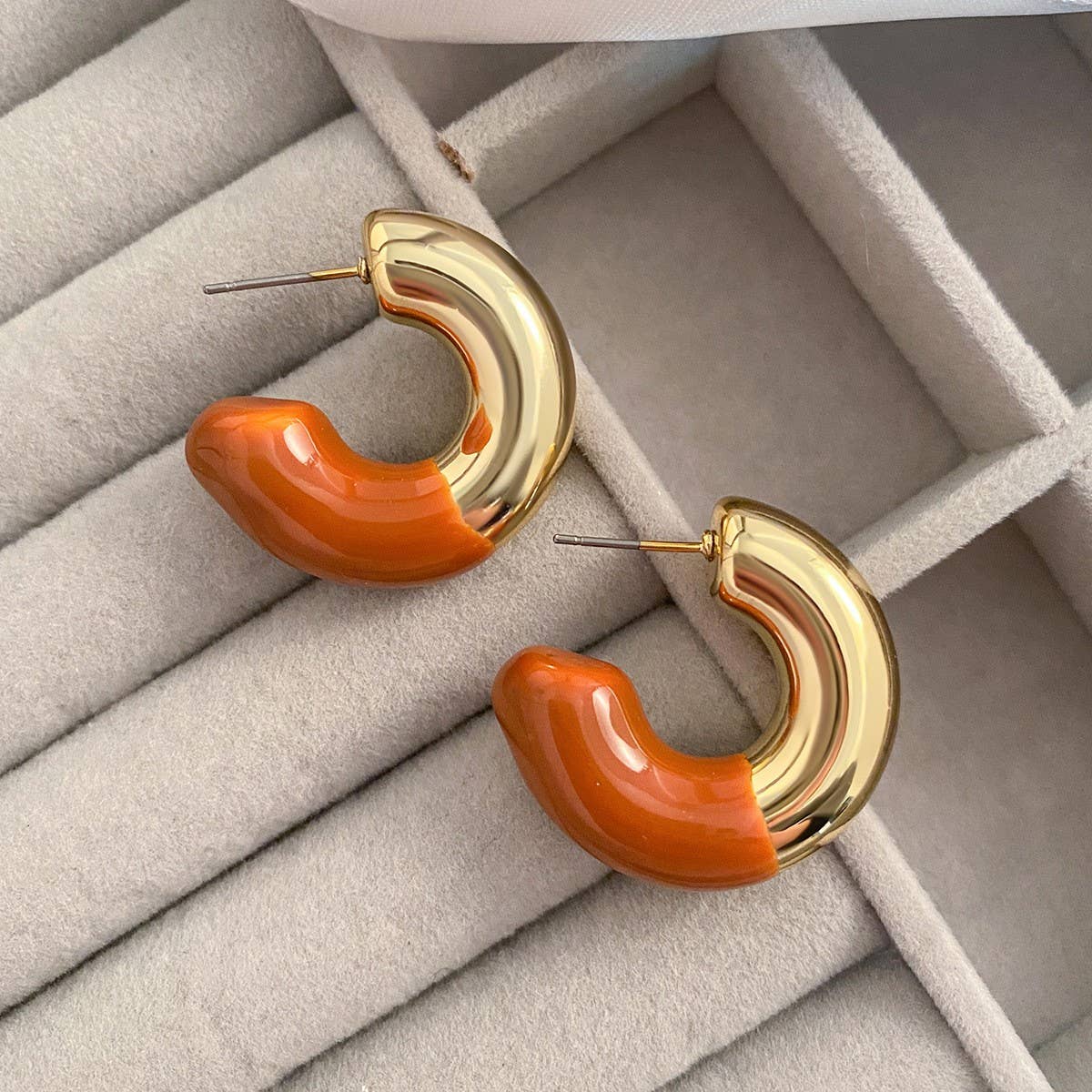 MINIMALIST AND PERSONALIZED MAILLARD RETRO EARRING