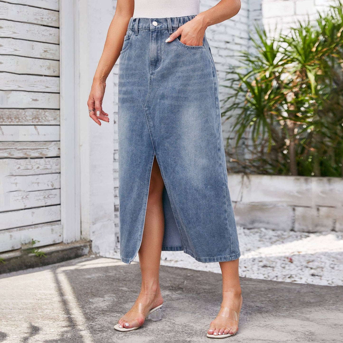ELASTIC-WAISTED SLIT DENIM SKIRT