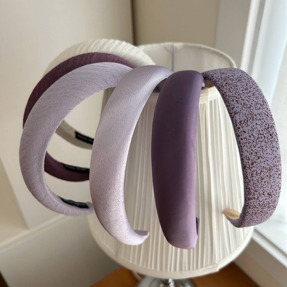 GENTLE PURPLE WIDE-BRIMMED HEADBAND