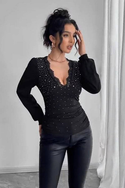 CWTBLL3916_SOLID V-NECK LACE RHINESTONE RUCHED TEE