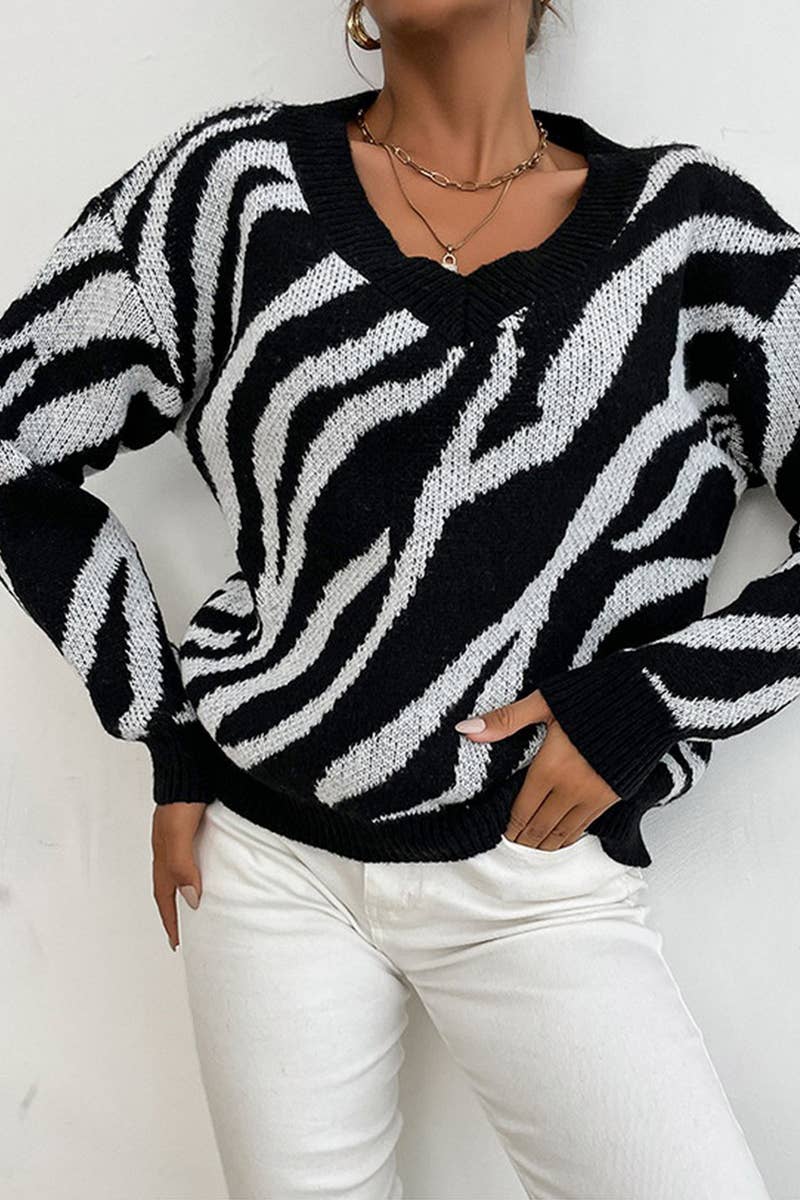 CWTSTL2721_AUTUMN BASE V-NECK BLACK ZEBRA PATTERN SWEATER