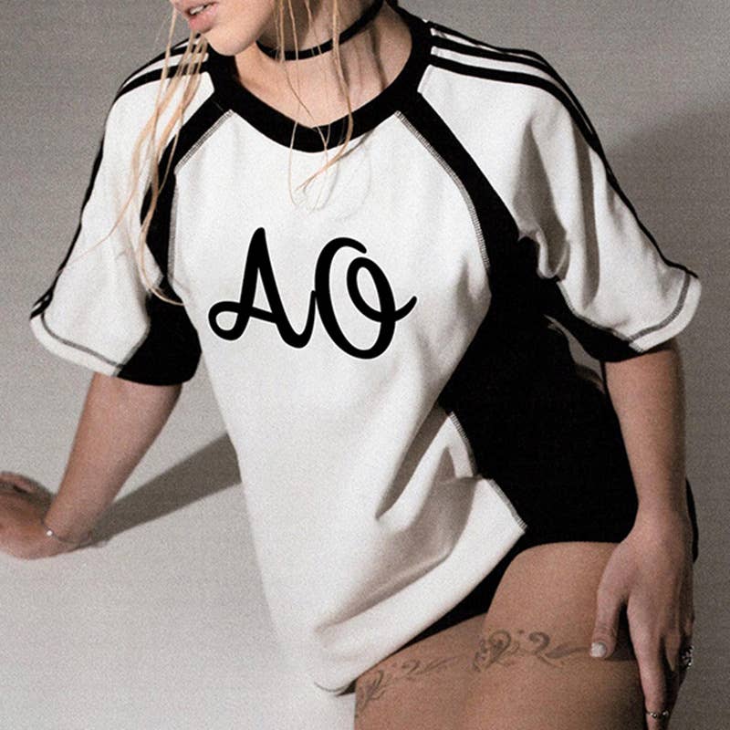 Crew-neck monogram print patchwork sleeve T-shirt