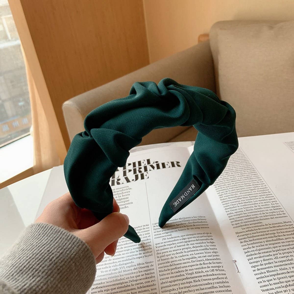 RUFFLED WIDE BRIM SOLID COLOR HEADBAND