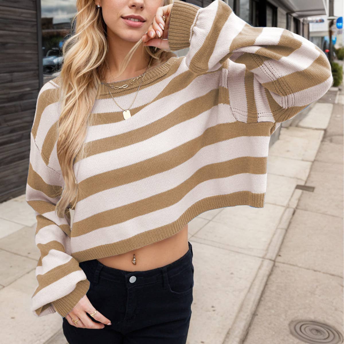 COLOR CONTRAST STRIPED LOOSE SHORT KNIT