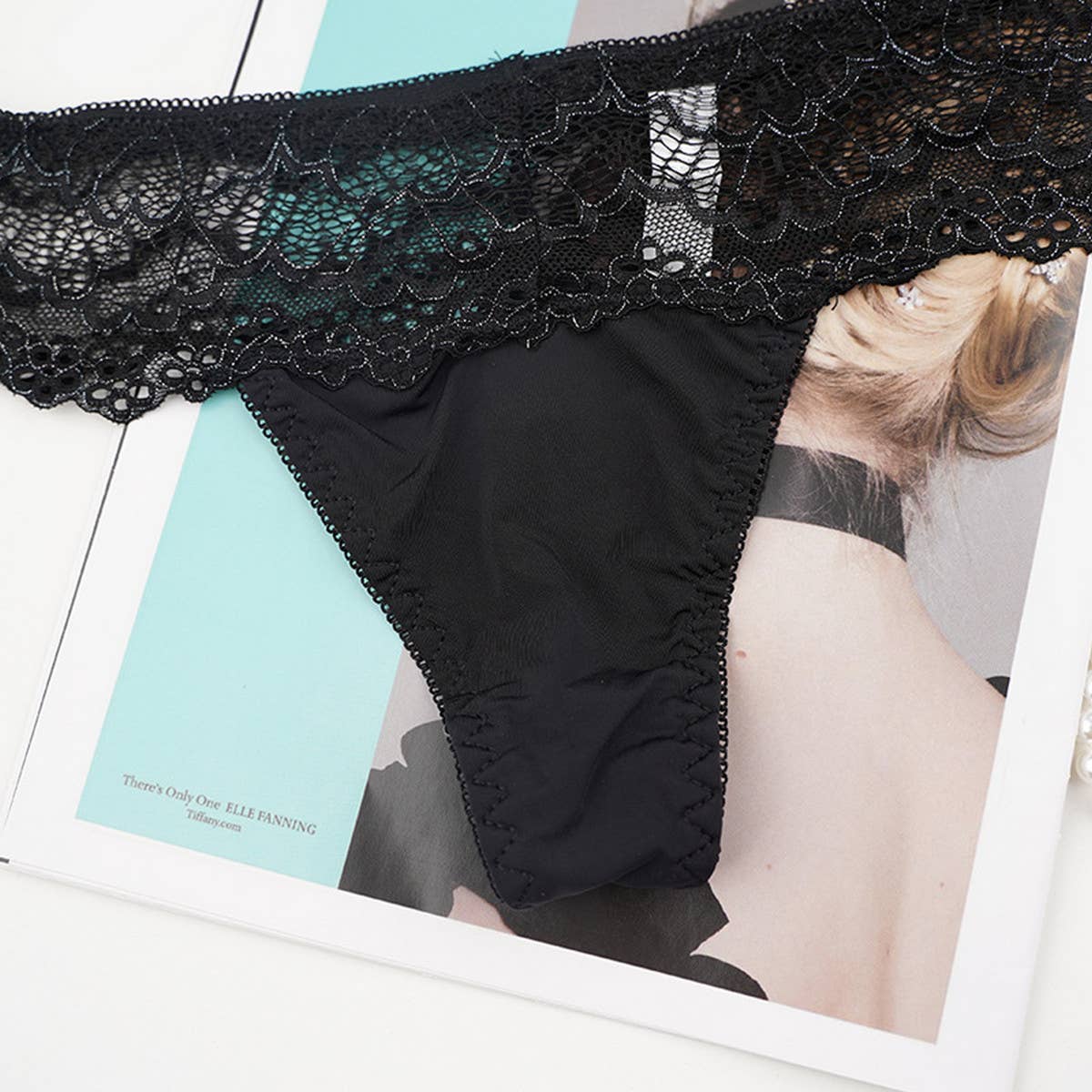 BLACK LACE UNDERWEAR SET WITH RIMS_CWMU0146