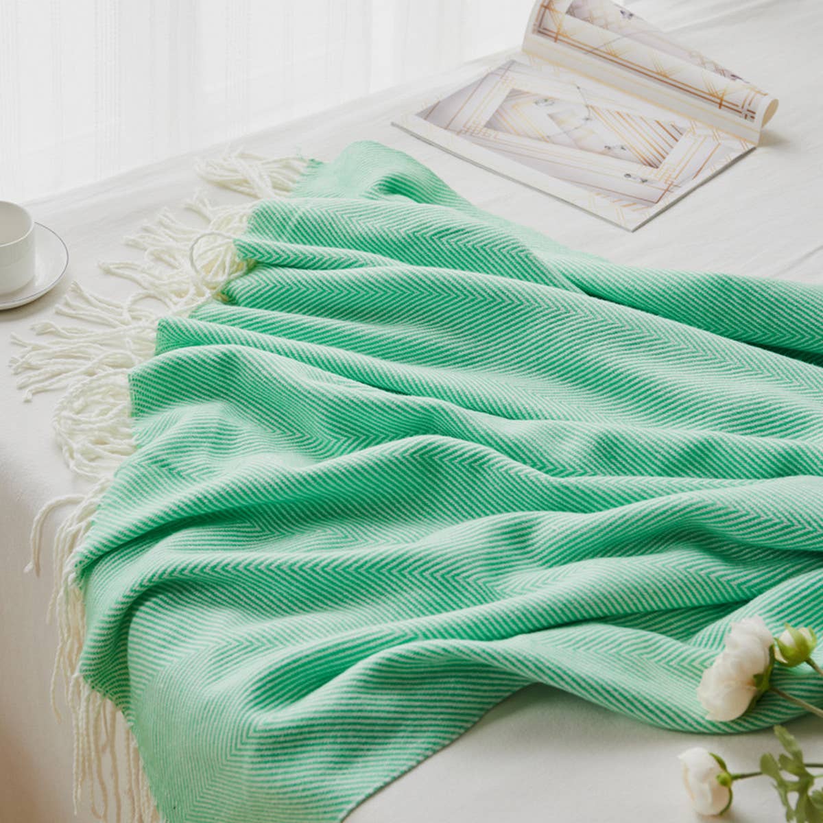 WOVEN JACQUARD TASSEL THROW BLANKET_CWMM1472