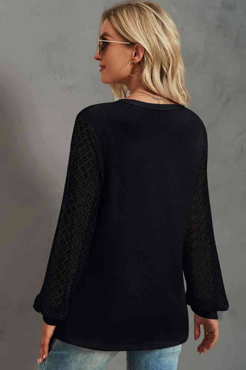 CWTBLL2846_V-NECK BUTTON-LACE PATCHWORK LONG-SLEEVED TOP