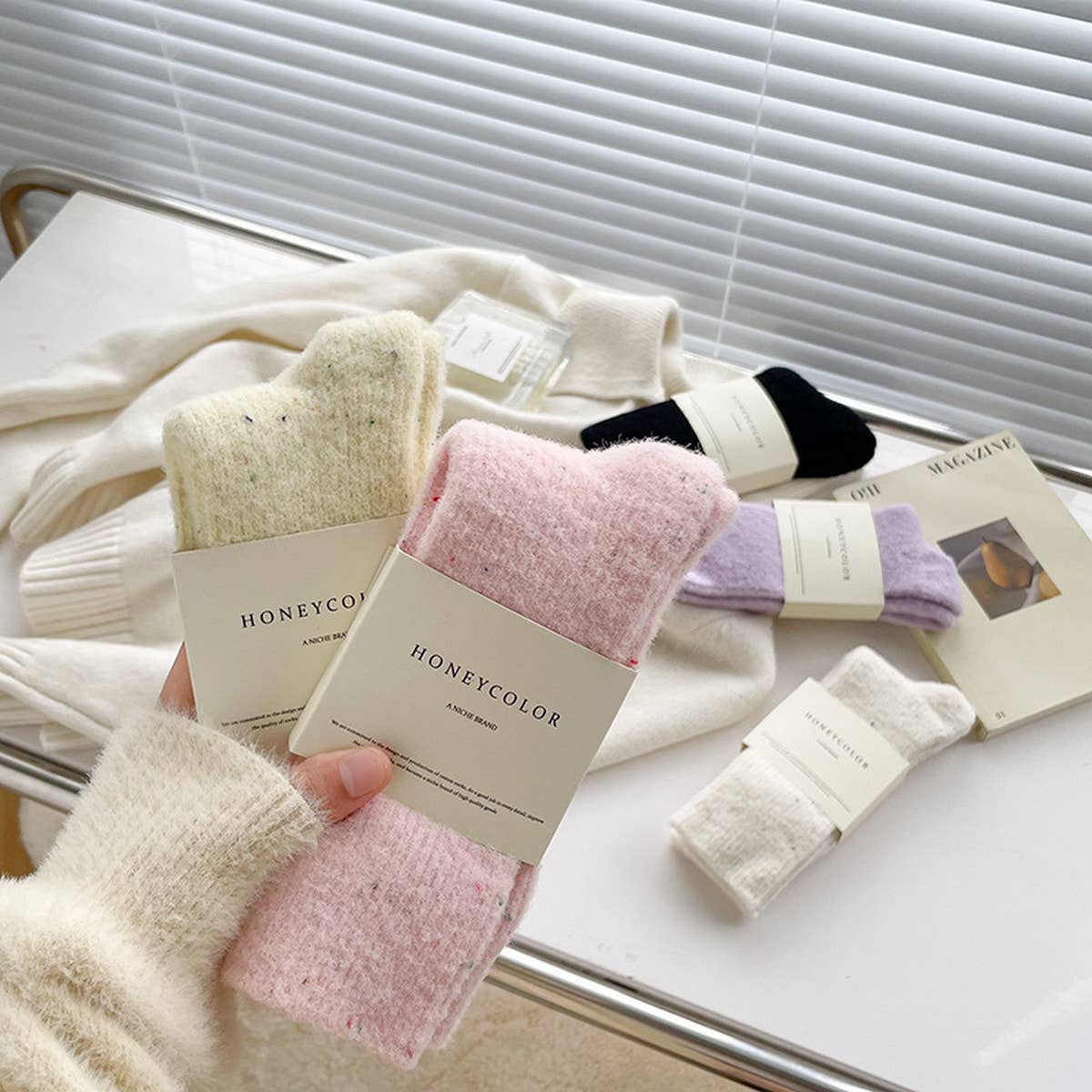 WOMEN WINTER THICKENED SOCKS WITH DOT YARN