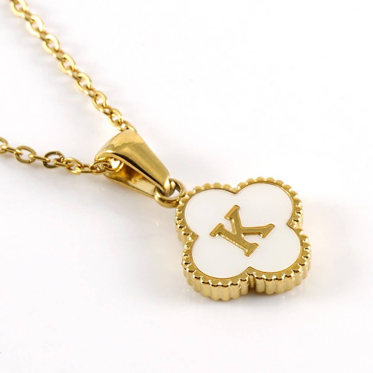 FOUR LEAF CLOVER 26 LETTER SHELL PENDANT NECKLACE