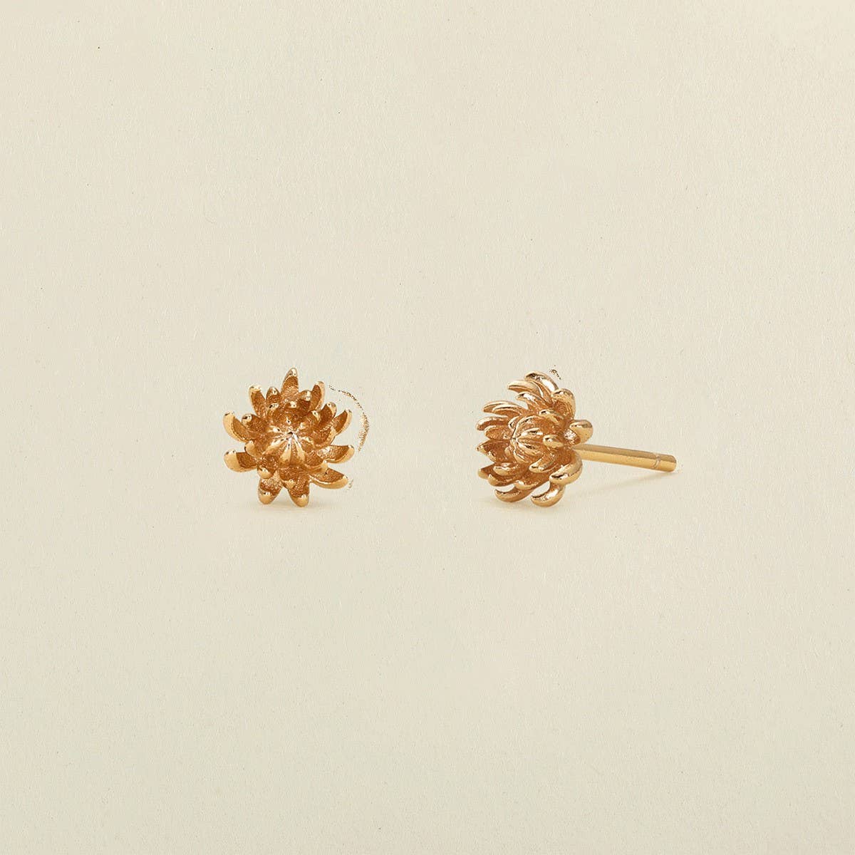 Artistic retro creative December flower earrings_CWMM5507