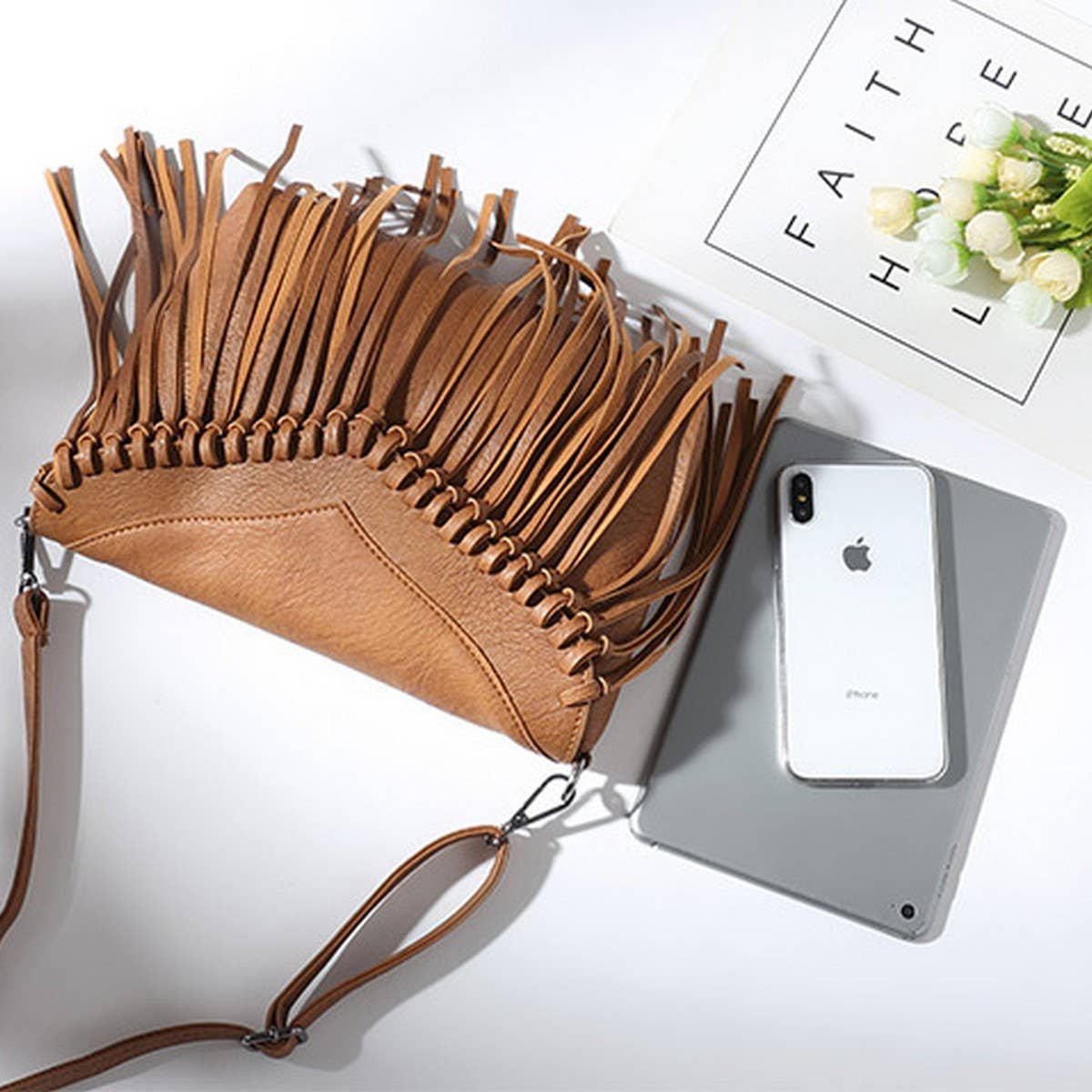 CWAB4562_ENVELOPE TASSEL SHOULDER CROSSBODY BAG